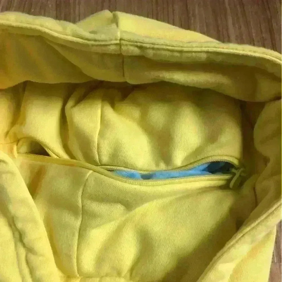 Minion Convertible Sweatshirt/Plush - Picture 7 of 9